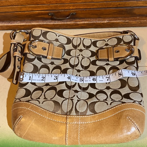 Vintage Coach Signature “C” crossbody bag - Picture 8 of 10